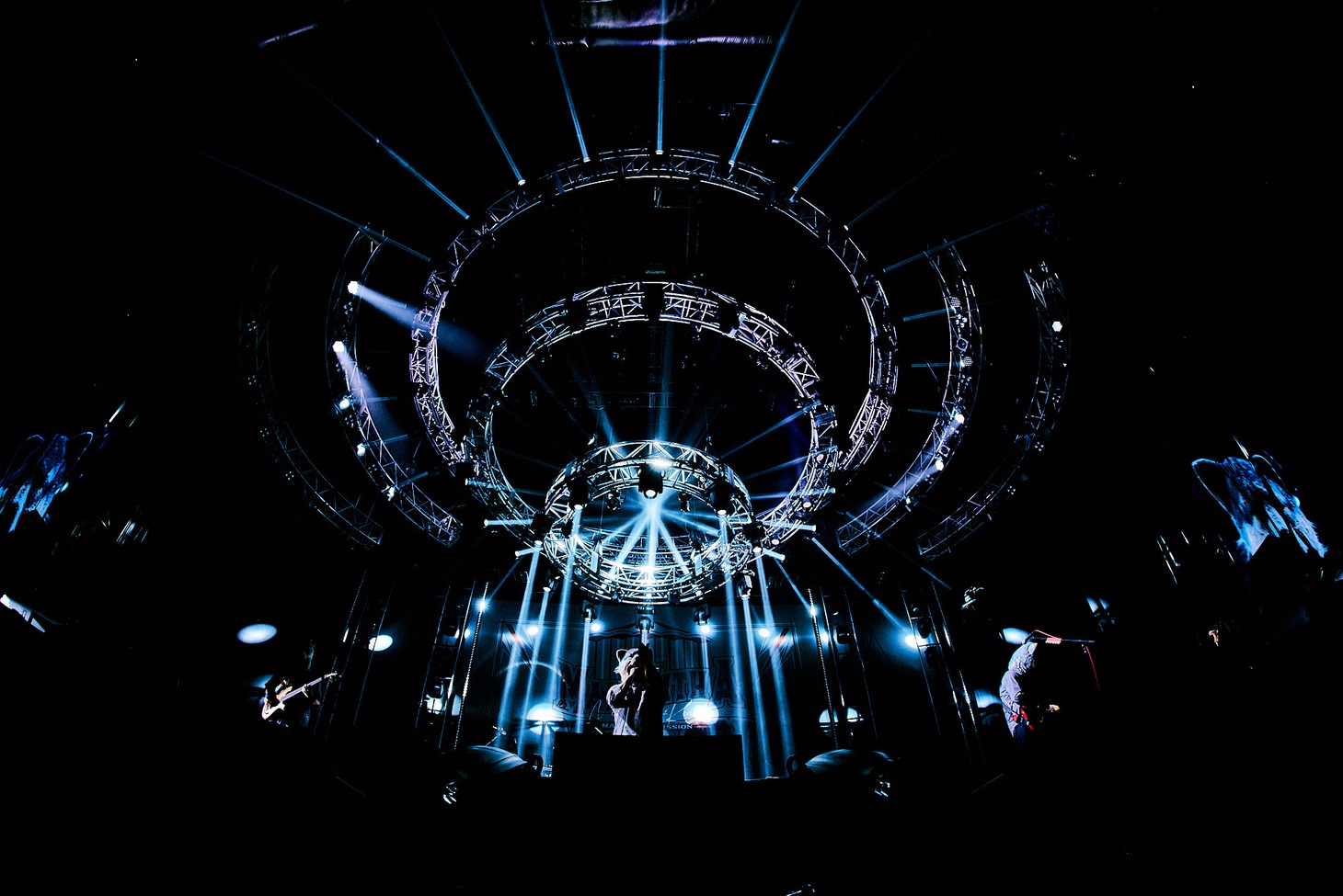 MAN WITH A MISSION「Merry-Go-Round Tour 2021」神奈川・横浜アリーナ公演の様子。（Photo by Daisuke Sakai）