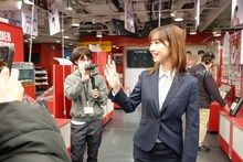 タワーレコード渋谷店 1Fを訪れた柏木由紀。