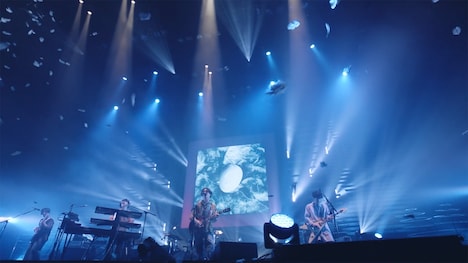 マカロニえんぴつ「ハッピーエンドへの期待は」特典映像のワンシーン。