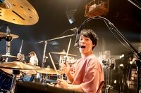 KOUHEI（Dr, Cho）（撮影：ヤオタケシ）