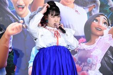 「増していくプレッシャー」を歌うゆめっち（3時のヒロイン）。