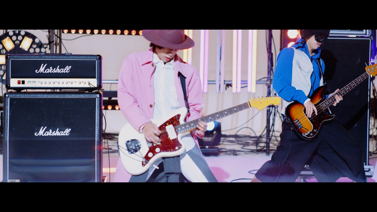 NovelUNITE「Okey dokey!!」ミュージックビデオより。