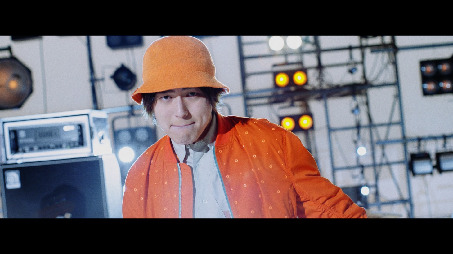 NovelUNITE「Okey dokey!!」ミュージックビデオより。
