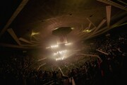 「AIMYON 弾き語りTOUR 2021  “傷と悪魔と恋をした♡ in 武道館”」の様子。（撮影：鈴木友莉）