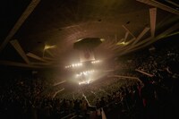 「AIMYON 弾き語りTOUR 2021  “傷と悪魔と恋をした♡ in 武道館”」の様子。（撮影：鈴木友莉）