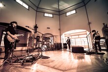 「優しいスピッツ a secret session in Obihiro」ビジュアル（撮影：田中聖太郎）