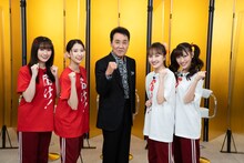 ももいろクローバーZと五木ひろし。