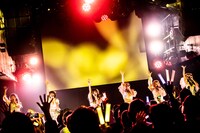 HO6LAのライブの様子。（Photo by Masayo）