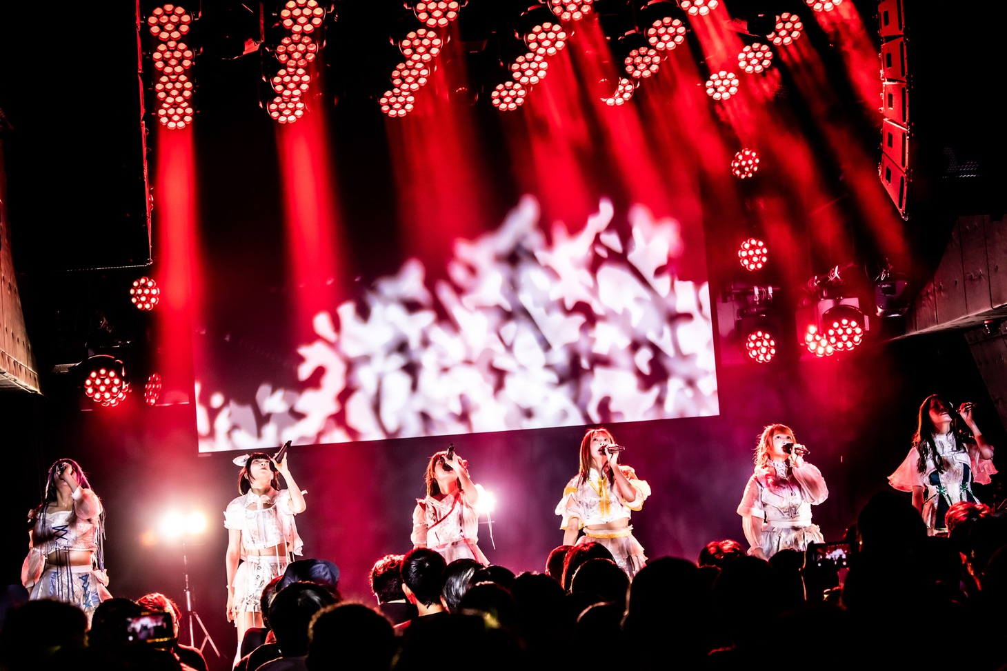 HO6LAのライブの様子。（Photo by Masayo）