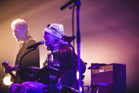 奥野敦士(ROGUE / Vo)(撮影:青木カズロー)