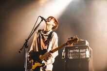 アマダシンスケ（FOMARE / B, Vo）（撮影：青木カズロー）