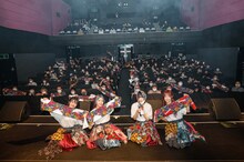 カイジューバイミー「純白少女センセーション」で撮影された記念写真。