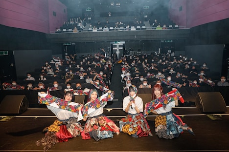 カイジューバイミー「純白少女センセーション」で撮影された記念写真。