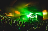 MONOEYES（撮影：青木カズロー）