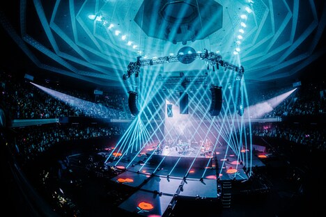 YOASOBI「NICE TO MEET YOU」12月5日公演の様子。（Photo by Kosuke Ito）