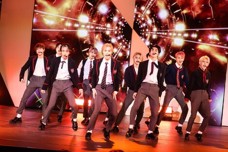 「INI DEBUT SHOW」の様子。(c)LAPONE ENTERTAINMENT