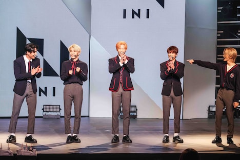 「INI DEBUT SHOW」の様子。(c)LAPONE ENTERTAINMENT