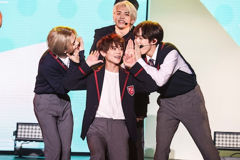 「INI DEBUT SHOW」の様子。(c)LAPONE ENTERTAINMENT