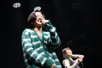 ステージに駆け付けたkim taehoon。