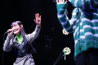 ハイタッチを求めるもkim taehoonに気付いてもらえないminan。