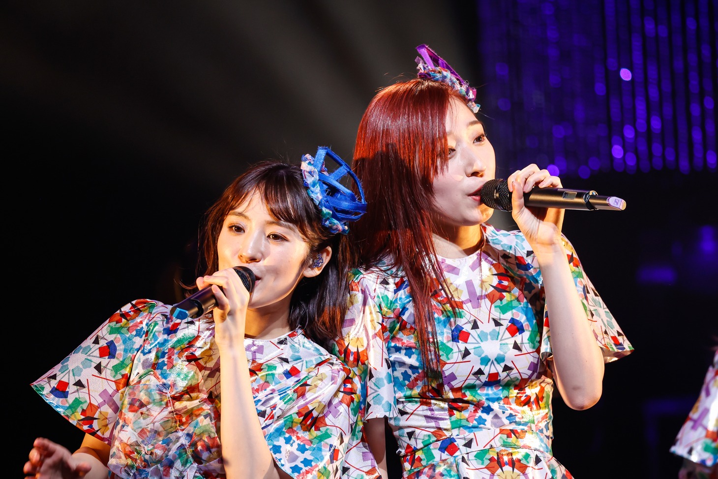 左から咲良菜緒、大黒柚姫。（写真提供：STARDUST PLANET）