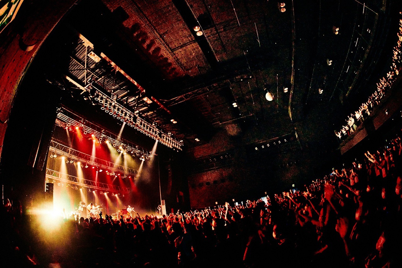 「サンボマスター 真 感謝祭 ～ゲットバックライブハウスツアー～」東京・Zepp DiverCity（TOKYO）公演の様子。（撮影：浜野カズシ）
