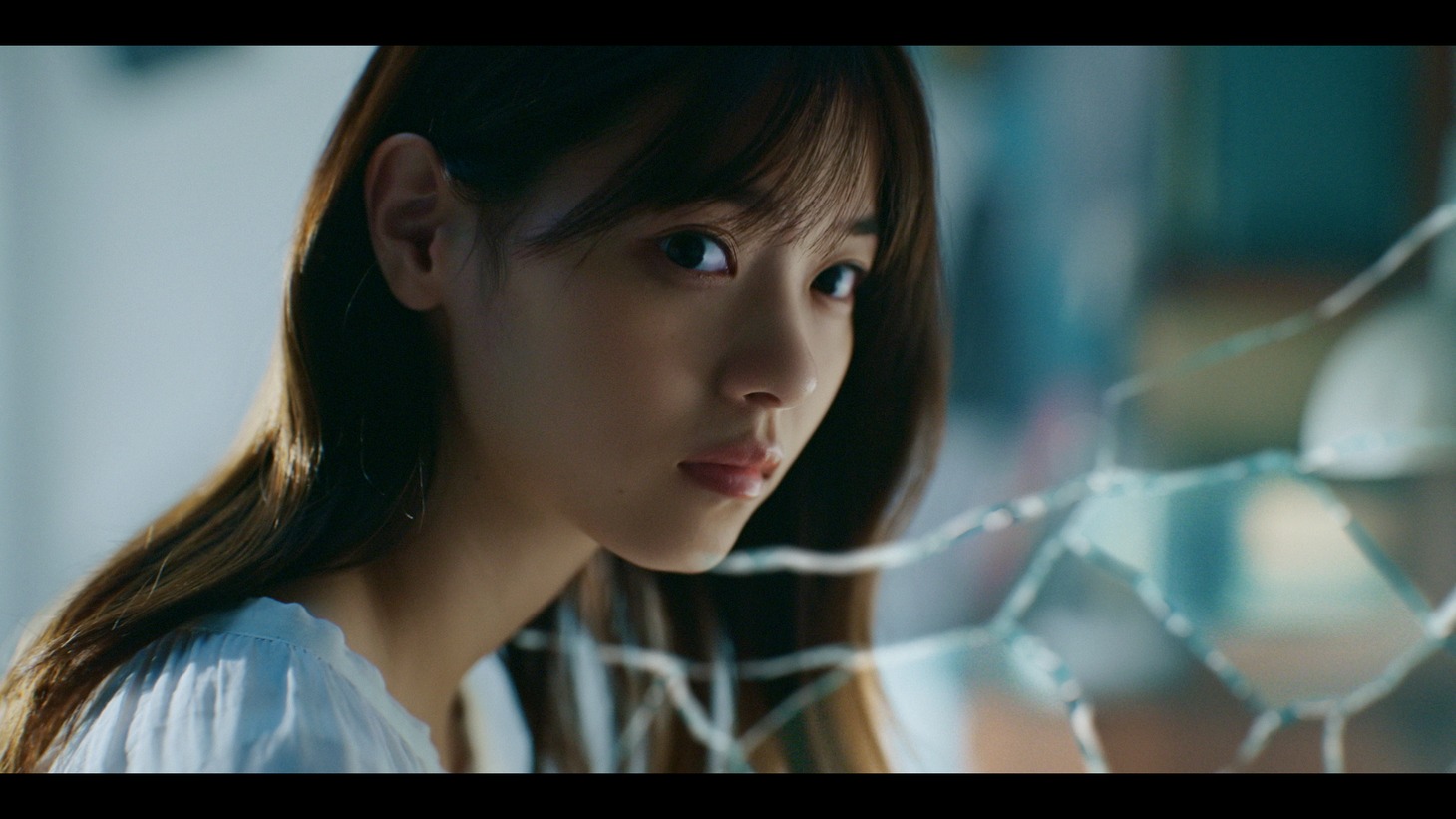 Aimer「ONE AND LAST」ミュージックビデオより。