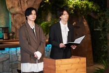 担任教師のカイとリョウガ（超特急）。