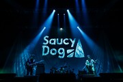 Saucy Dog「Saucy Dog ワンマンライブ 全国ドックラン!!“今度こそ、はじめてのホールツアー！”」東京・東京ガーデンシアター公演の様子。（撮影：白石達也）