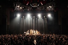 「yonawo 2nd full album『遙かいま』release one man live tour」最終公演の様子。（Photo by Toyohiro Matsushima）
