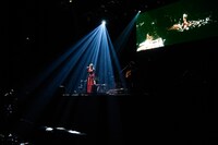 Awesome City Club「Awesome Talks One Man Show 2021 - to end the year -」の様子。（撮影：後藤啓太）