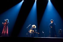 Awesome City Club「Awesome Talks One Man Show 2021 - to end the year -」の様子。（撮影：後藤啓太）