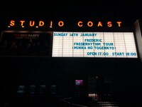 STUDIO COASTの看板。