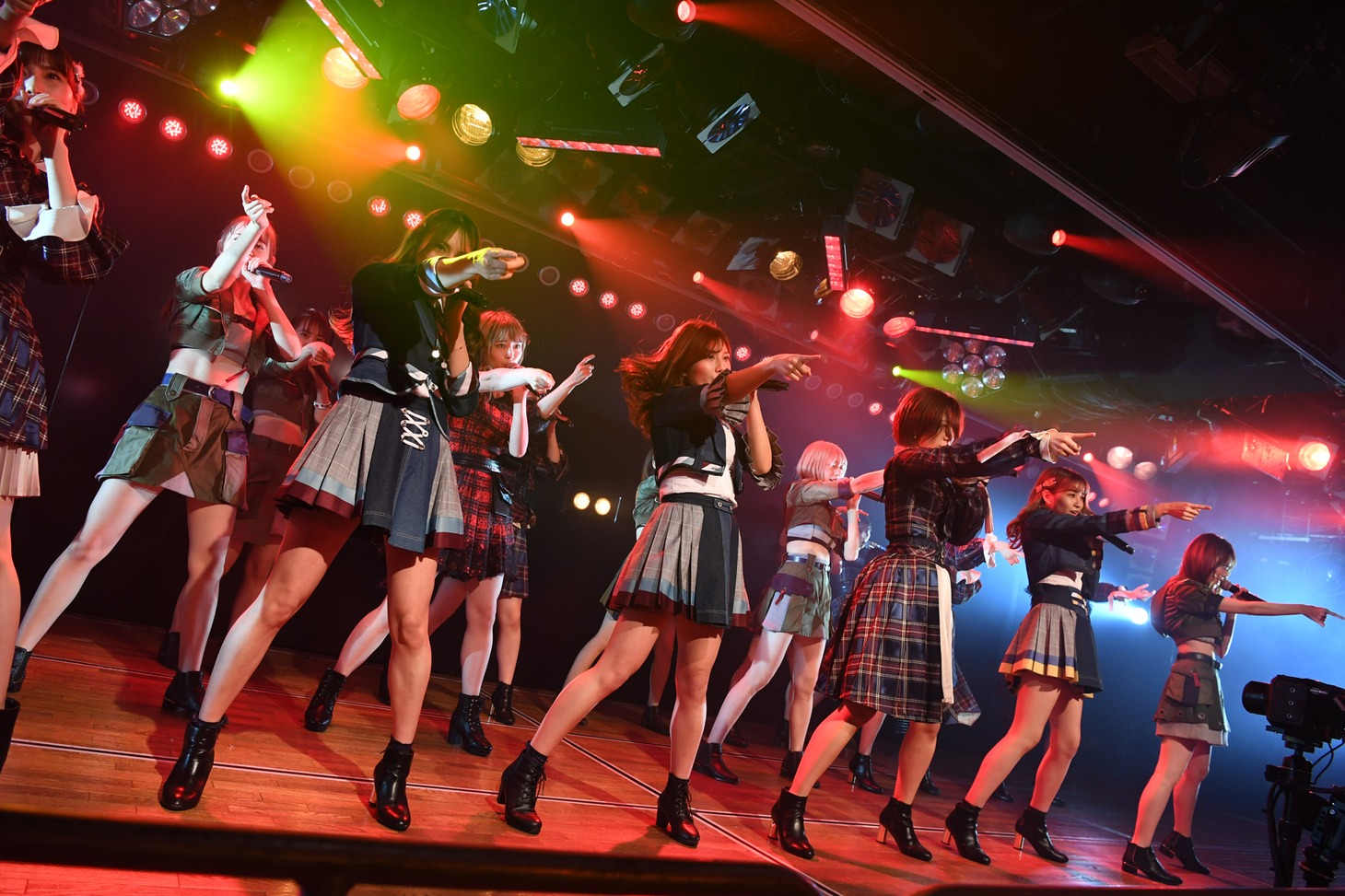 AKB48劇場16周年特別記念公演の様子。