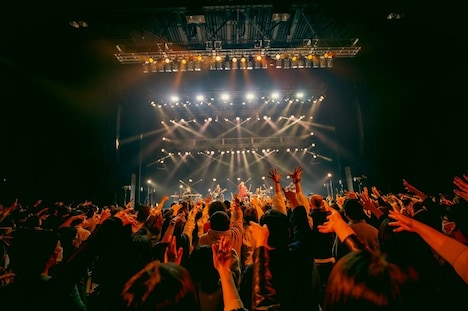 「石崎ひゅーい Tour 2021『from the BLACKSTAR』」の様子（撮影：鈴木友莉）