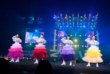 ももいろクローバーZ「ももいろクリスマス2021 ～さいたまスーパーアリーナ大会～」の様子。（撮影：上飯坂一）