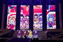 ももいろクローバーZ「ももいろクリスマス2021 ～さいたまスーパーアリーナ大会～」の様子。（撮影：増田慶）