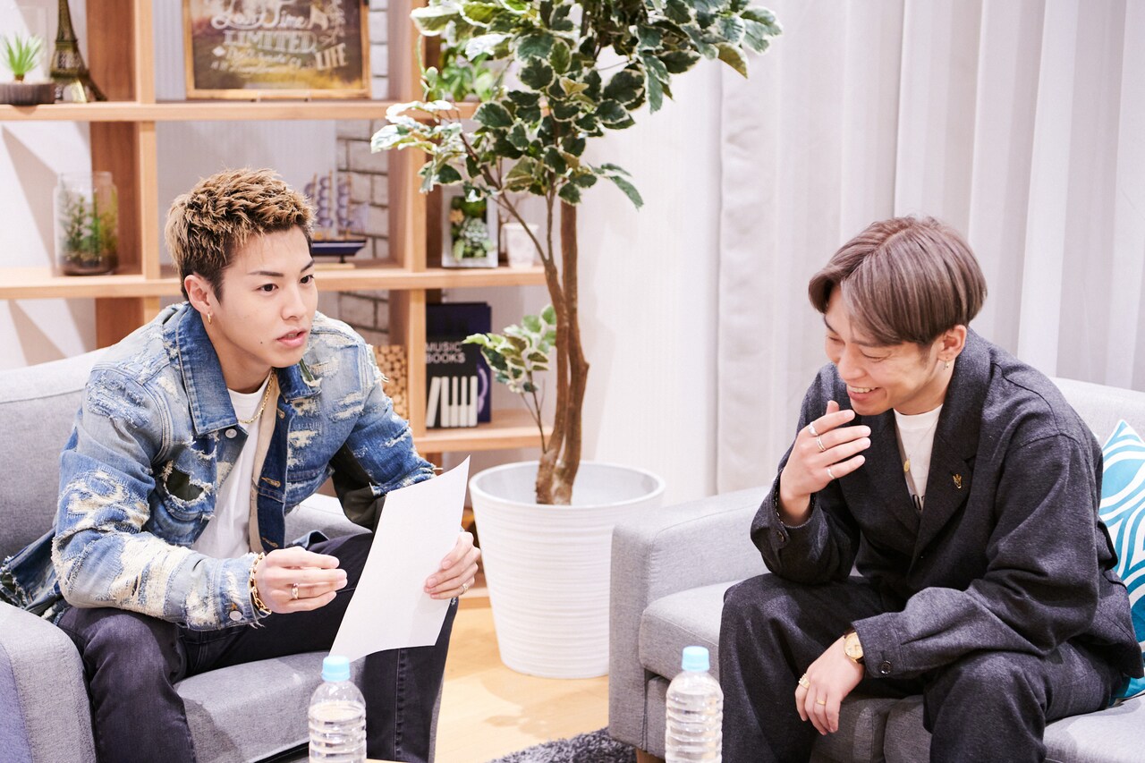 左からRIKU、Show-hey。