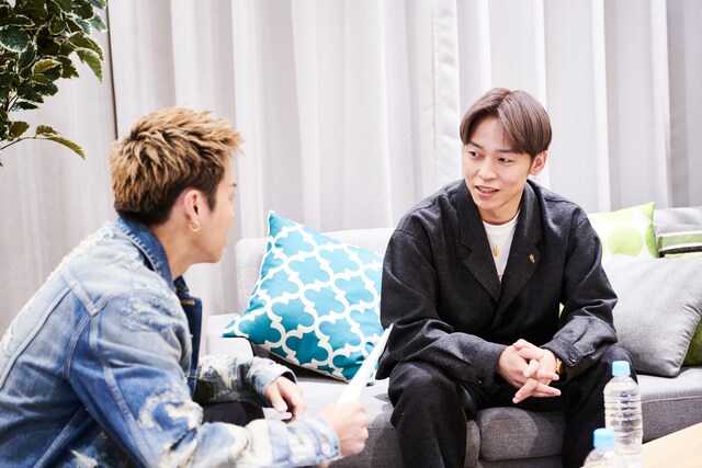 左からRIKU、Show-hey。