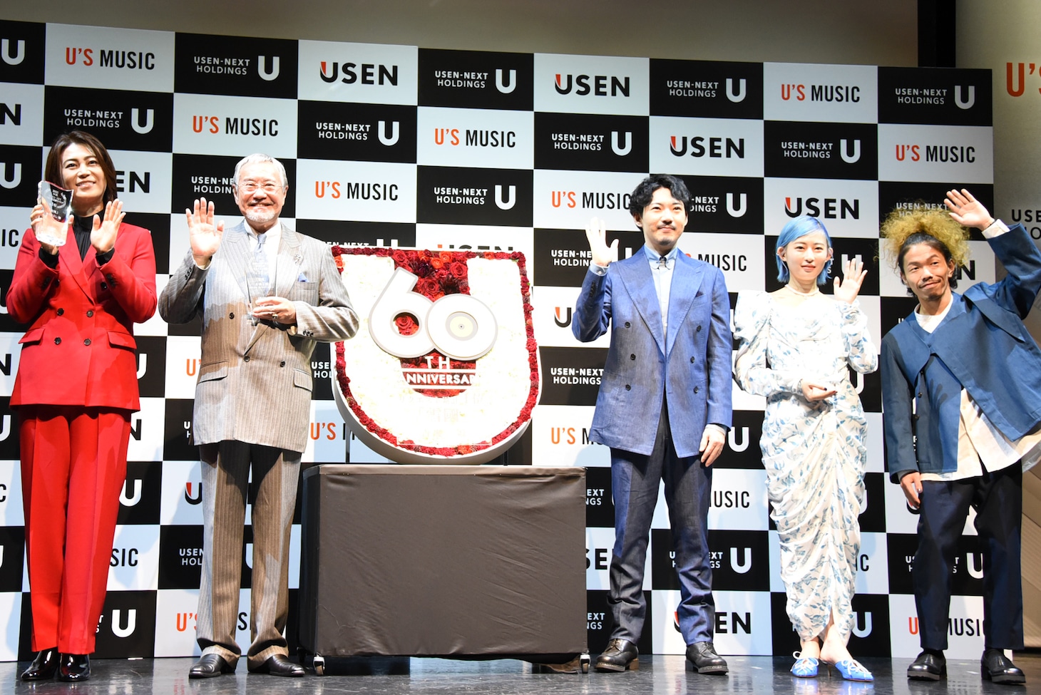 左から氷川きよし、吉幾三、Awesome City Club。