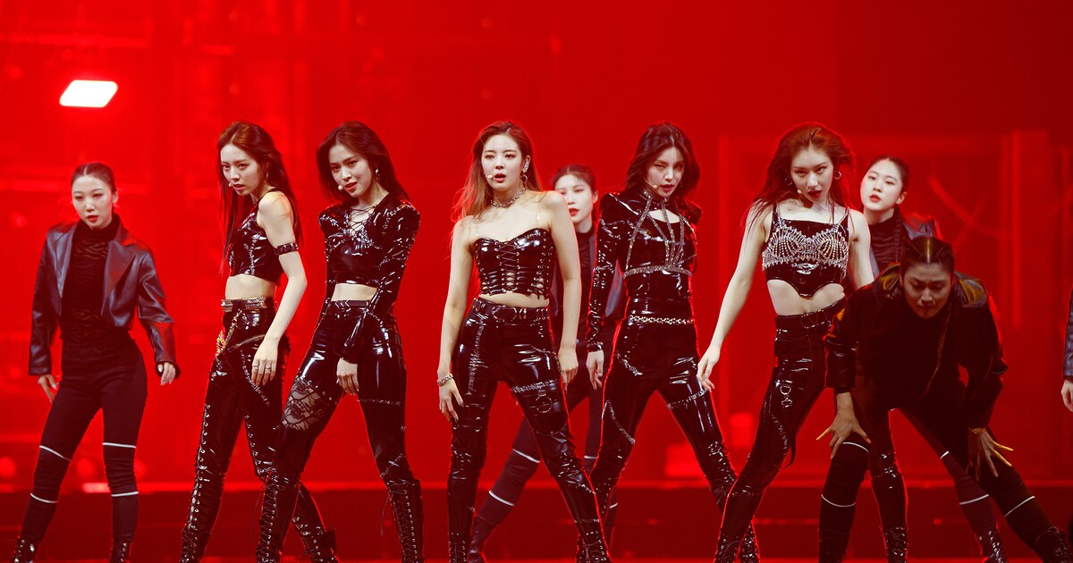 2021_MAMA_ITZY_04.jpg?impolicy 