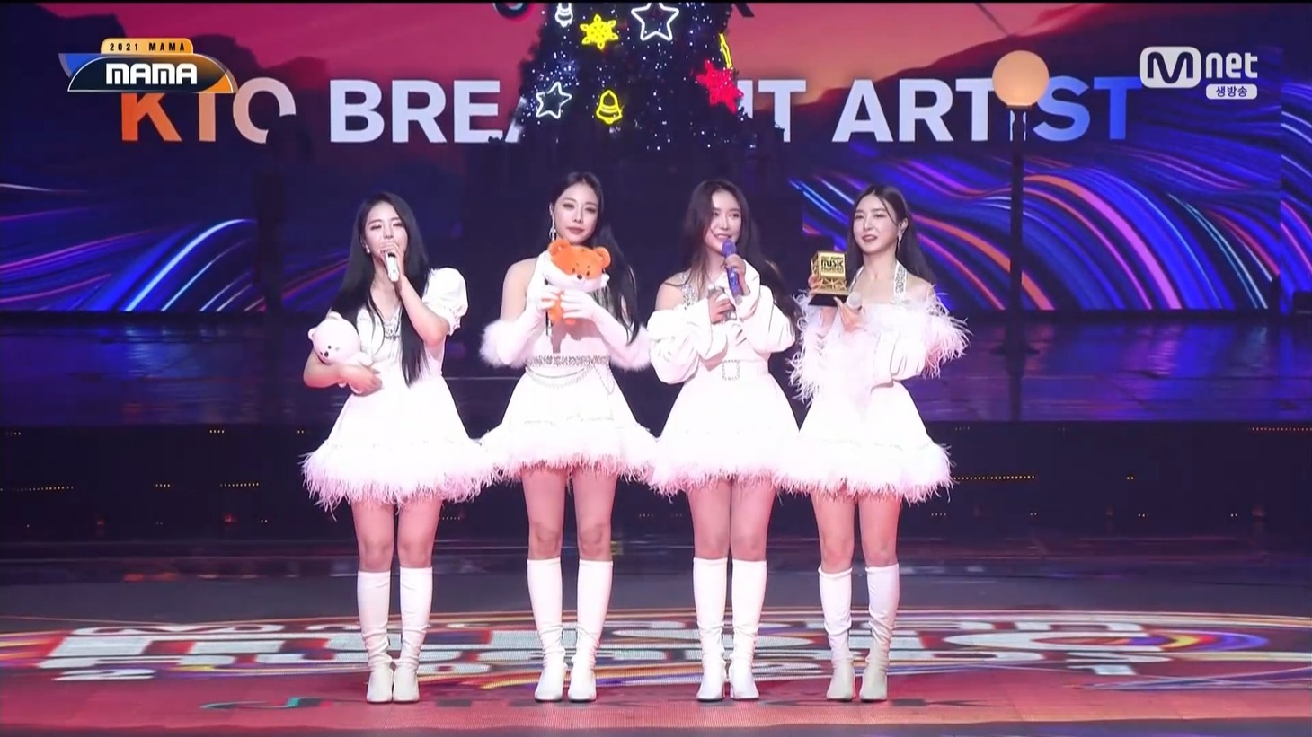 Brave Girls  (c)CJ ENM Co., Ltd, All Rights Reserved