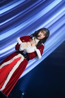 松浦亜弥「LOVE涙色」を歌う佐々木彩夏。（Photo by SARU［SARUYA AYUMI］）