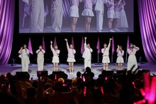 組合員に手を振る浪江女子発組合。（Photo by SARU［SARUYA AYUMI］）