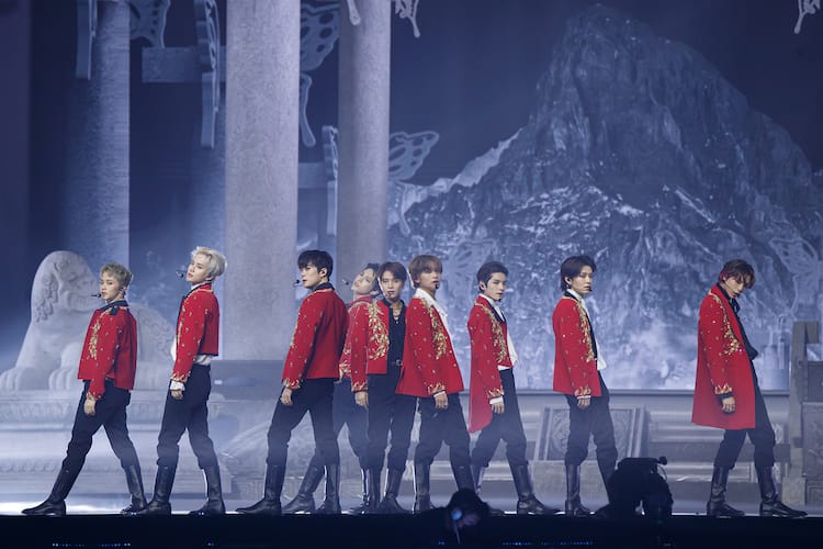 NCT 127「MAMA」ステージは光り輝く光化門をバックにあの2曲で“永遠の 