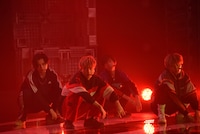 「Добрый день」パフォーマンスの様子。