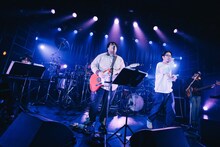 スカートとPUNPEE。（撮影：廣田達也）