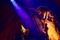 尾崎雄貴（Vo, G）（撮影：鳥居洋介）