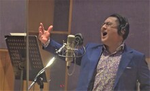 「鳥獣戯画 feat. 五十嵐」レコーディング中の小手伸也。