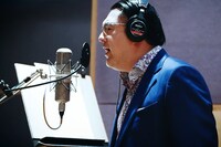 「鳥獣戯画 feat. 五十嵐」レコーディング中の小手伸也。